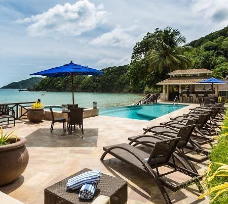 Blue Waters Inn Speyside Екстер'єр фото