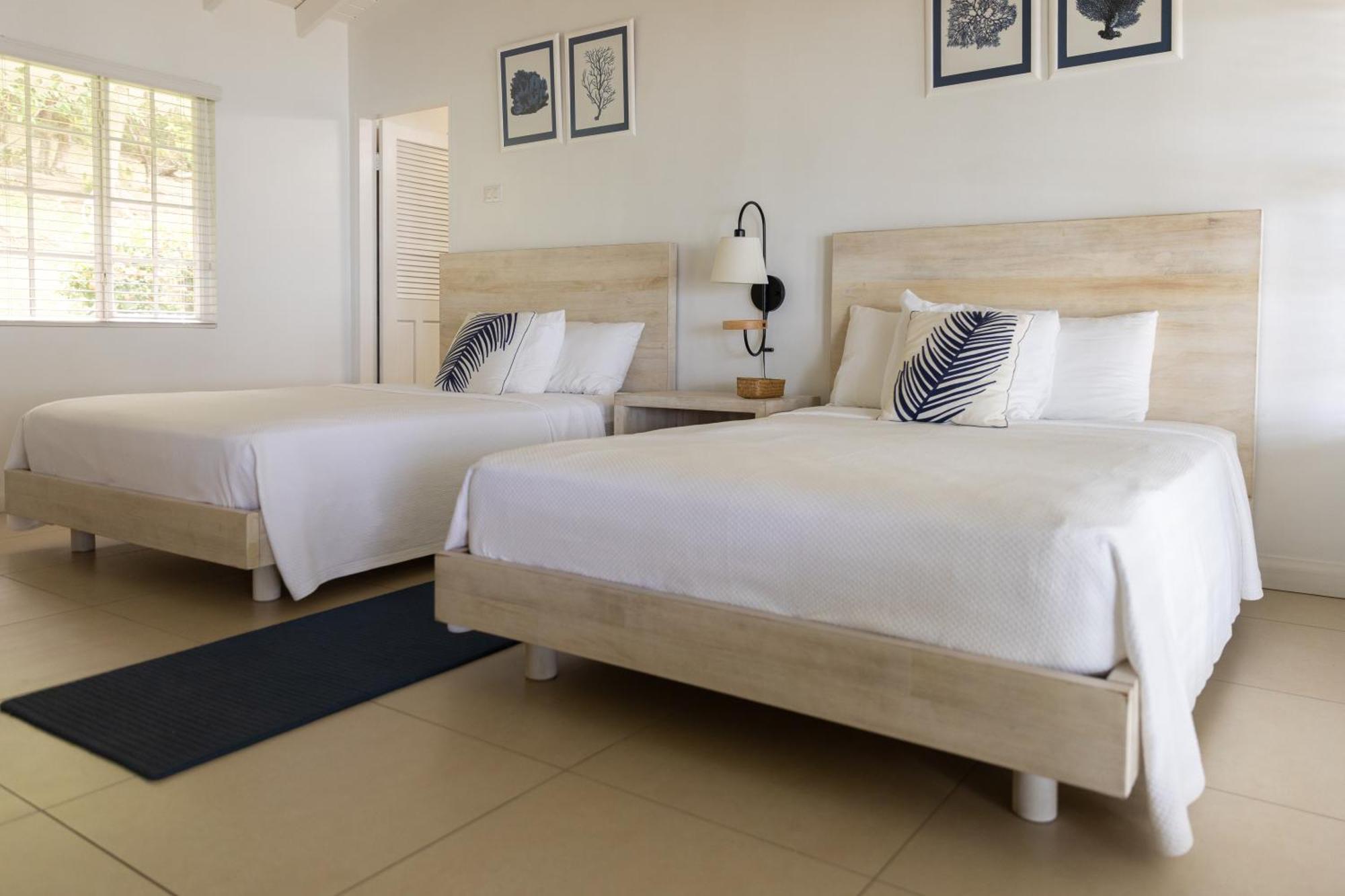 Blue Waters Inn Speyside Екстер'єр фото
