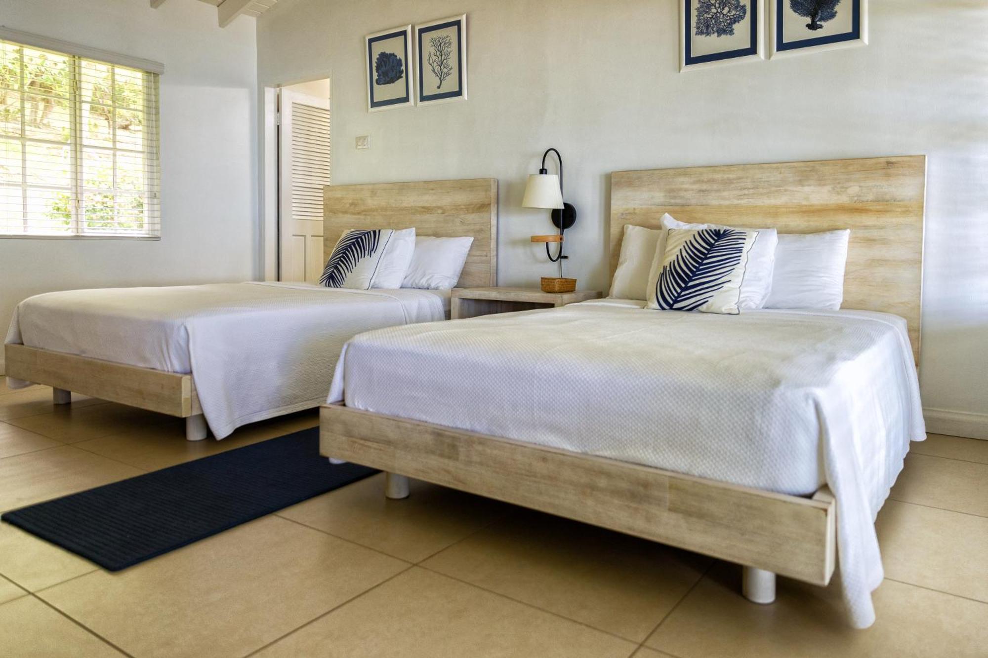 Blue Waters Inn Speyside Екстер'єр фото