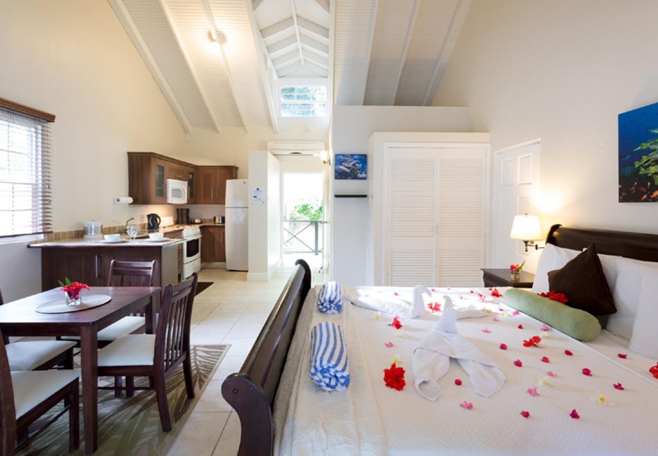 Blue Waters Inn Speyside Екстер'єр фото