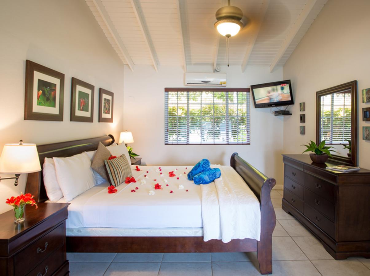 Blue Waters Inn Speyside Екстер'єр фото