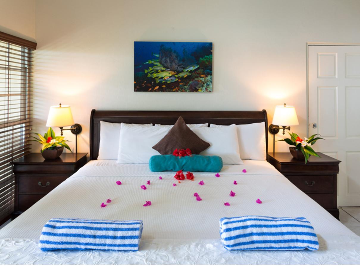 Blue Waters Inn Speyside Екстер'єр фото