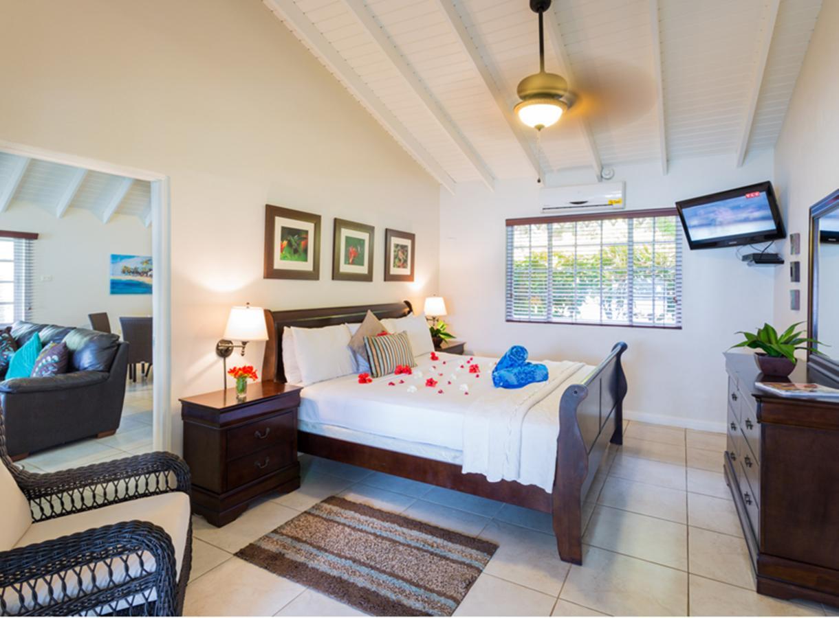 Blue Waters Inn Speyside Екстер'єр фото
