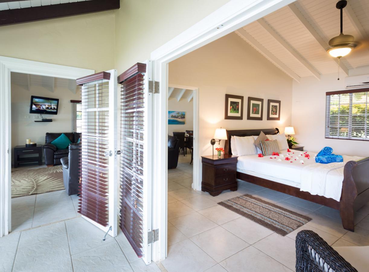 Blue Waters Inn Speyside Екстер'єр фото